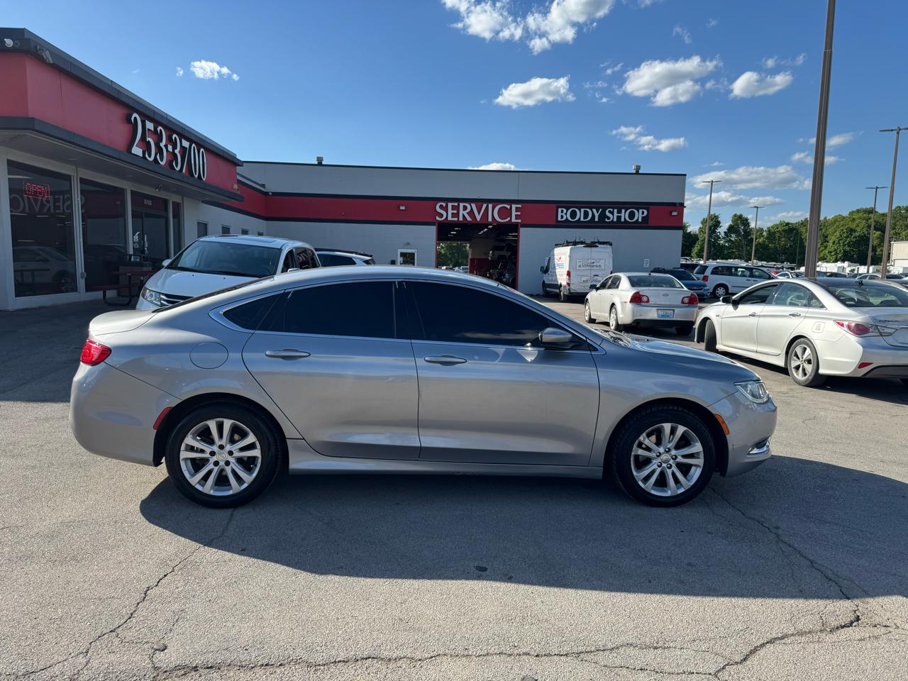 Chrysler 200 4dr Sdn Limited FWD 2016
