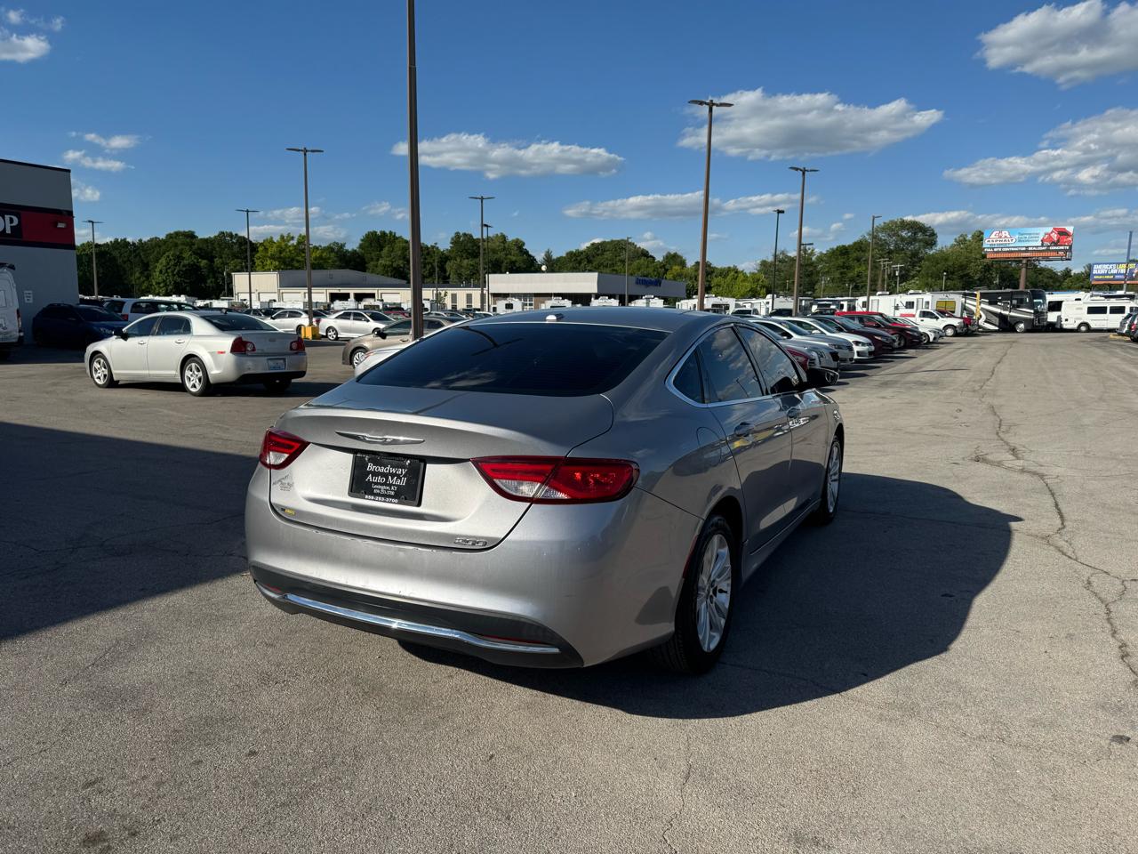 Chrysler 200 4dr Sdn Limited FWD 2016