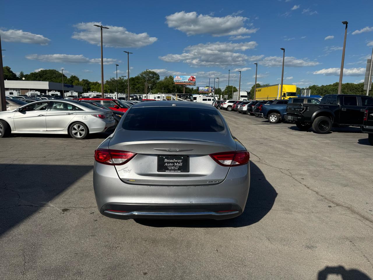 Chrysler 200 4dr Sdn Limited FWD 2016