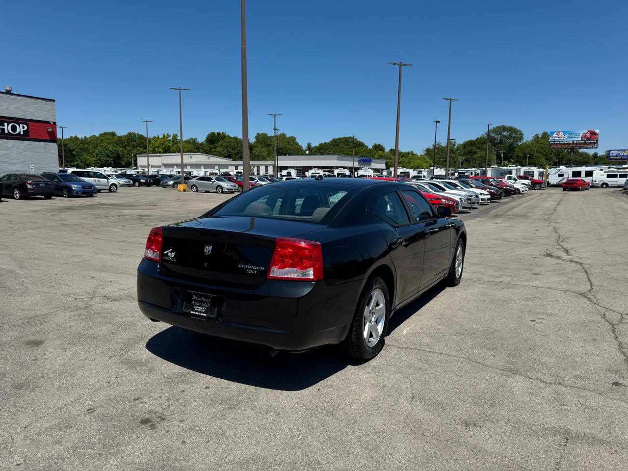 Dodge Charger 4dr Sdn SXT RWD 2010