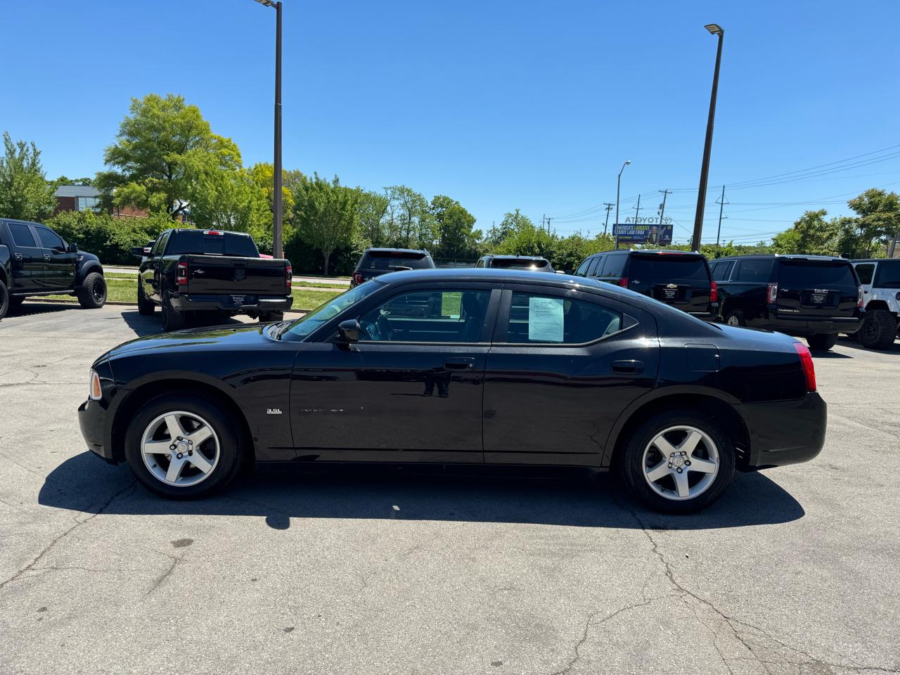 Dodge Charger 4dr Sdn SXT RWD 2010