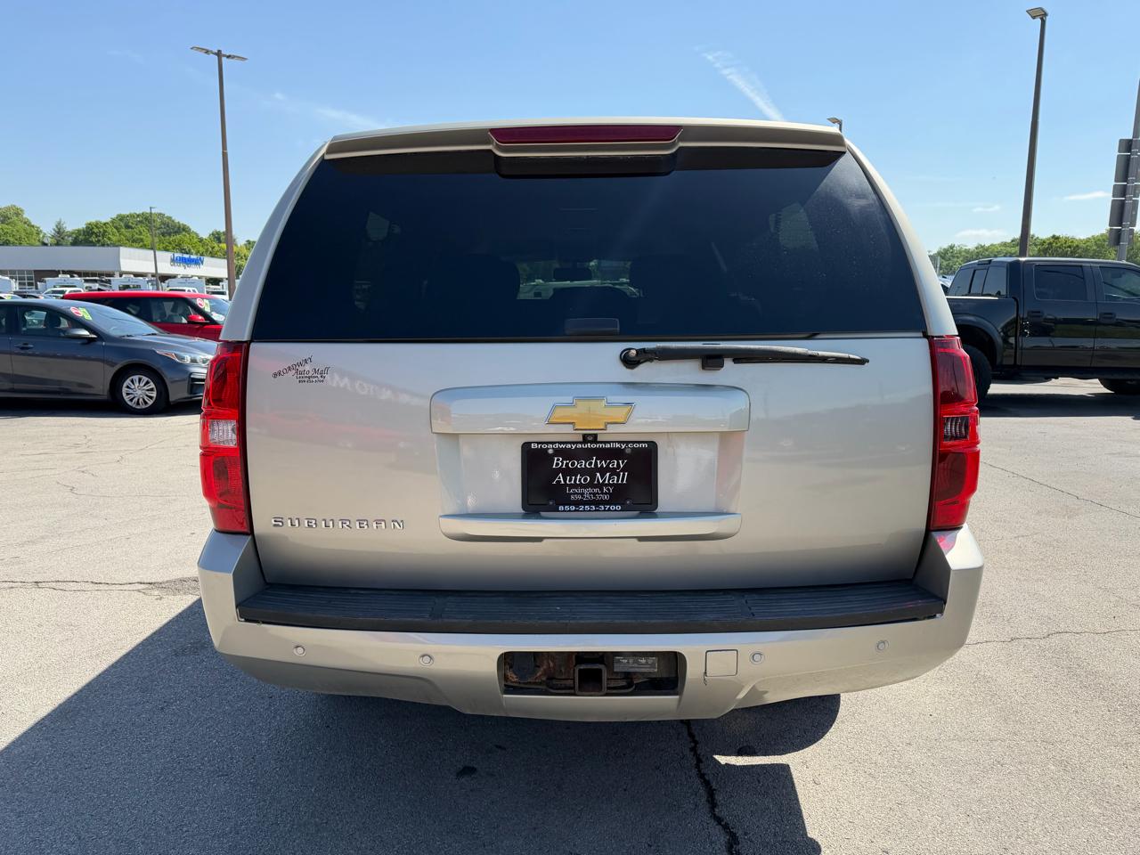 Chevrolet Suburban 4WD 4dr 1500 LS 2013