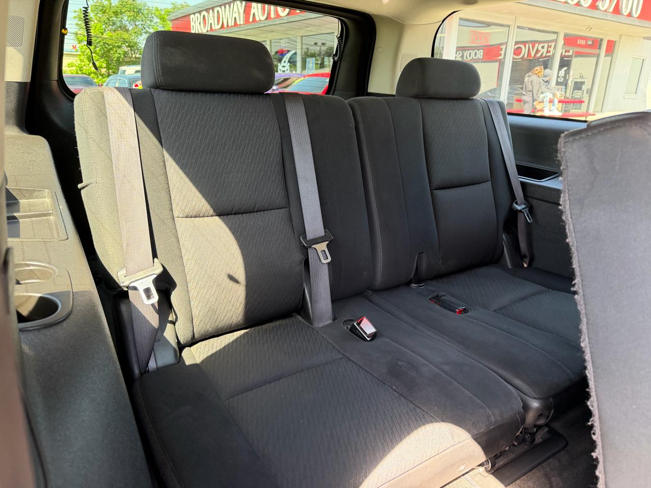 Chevrolet Suburban 4WD 4dr 1500 LS 2013