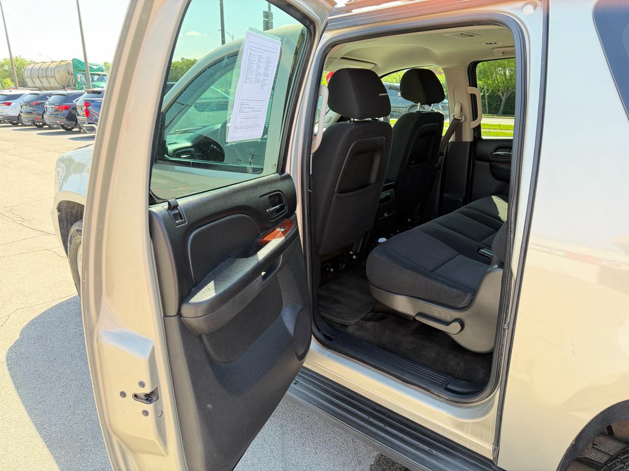 Chevrolet Suburban 4WD 4dr 1500 LS 2013