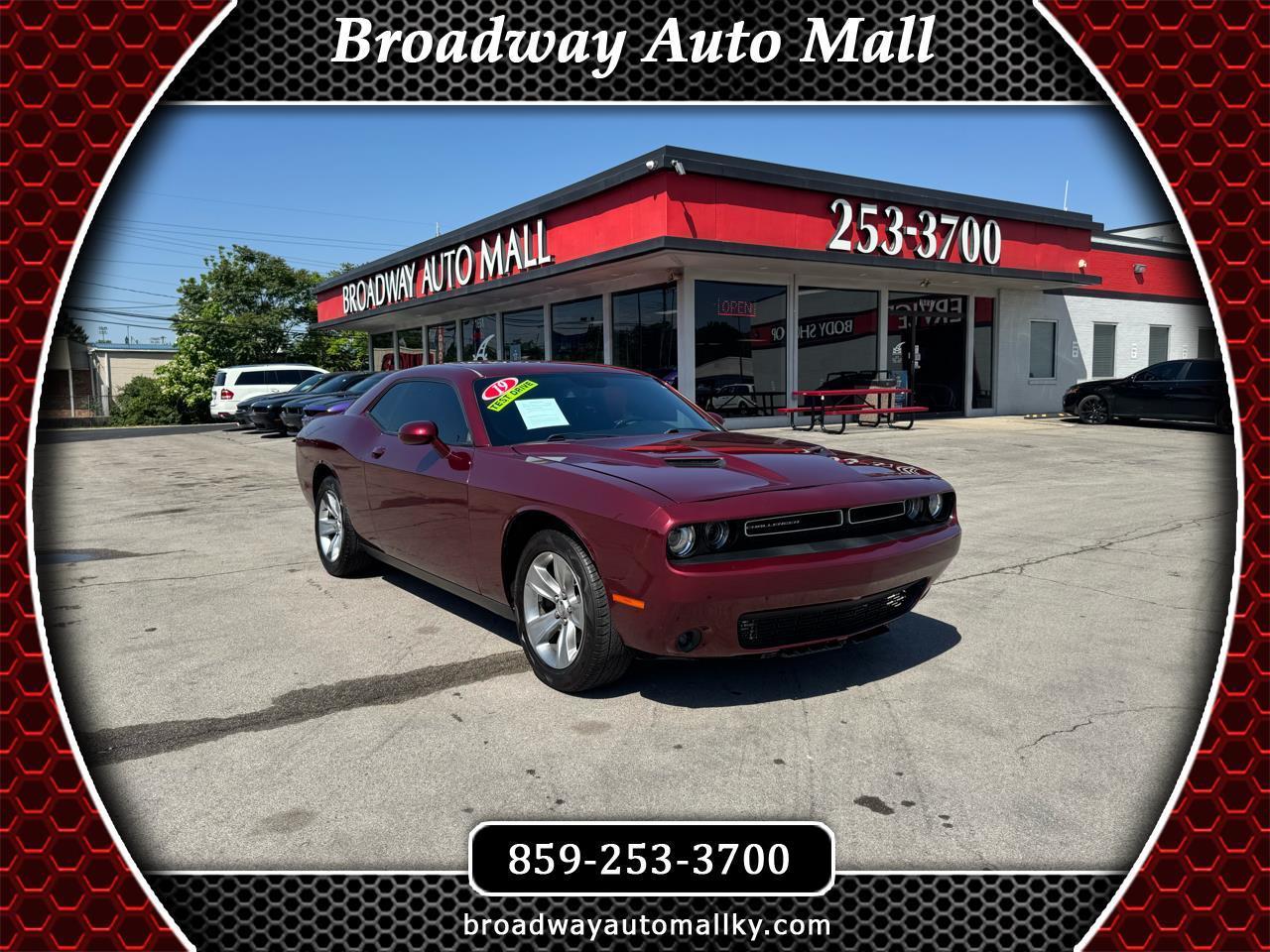 Dodge Challenger SXT RWD 2019