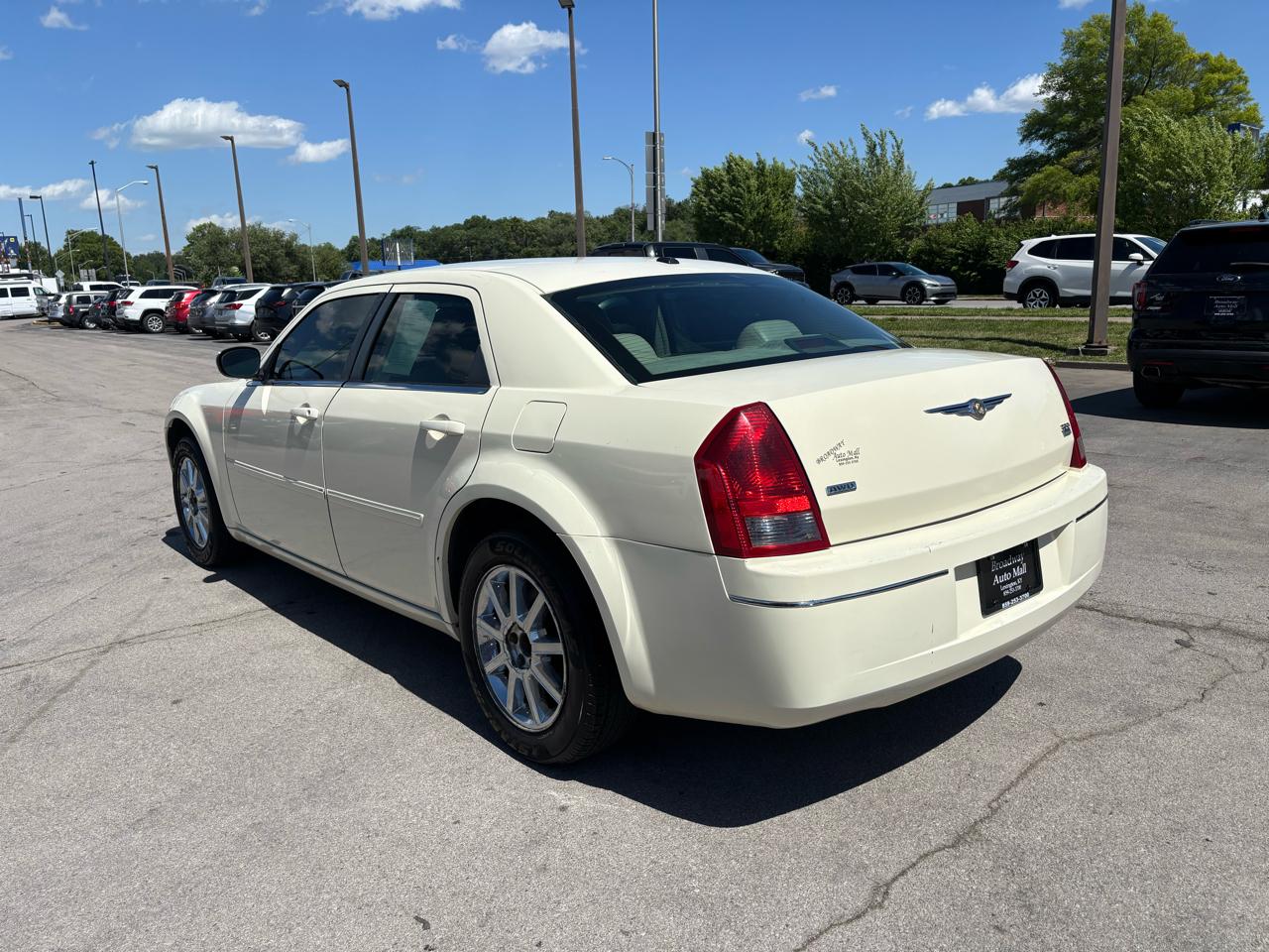 Chrysler 300 4dr Sdn 300 Limited AWD 2007
