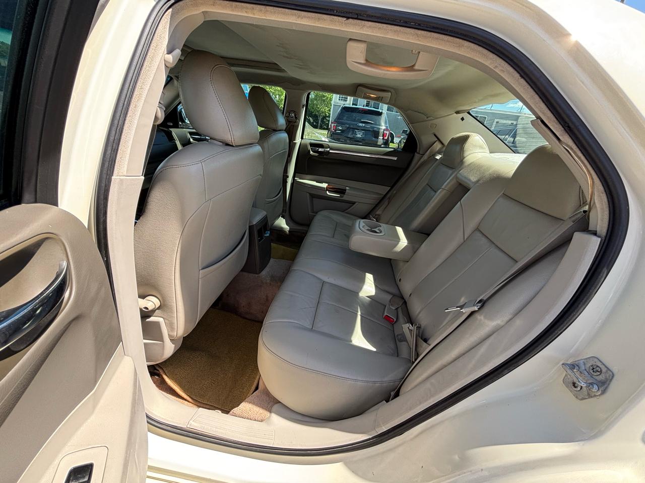 Chrysler 300 4dr Sdn 300 Limited AWD 2007