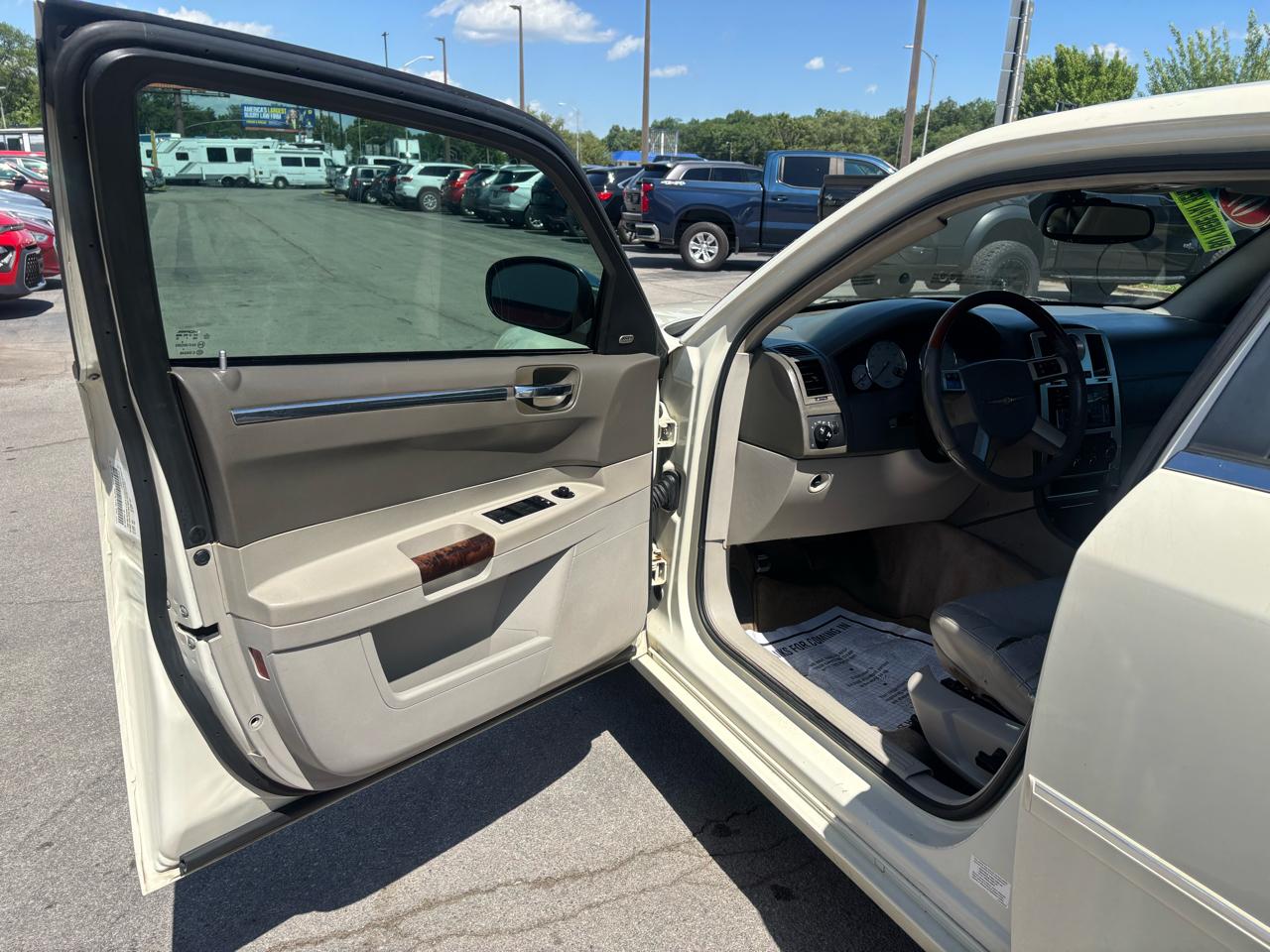 Chrysler 300 4dr Sdn 300 Limited AWD 2007