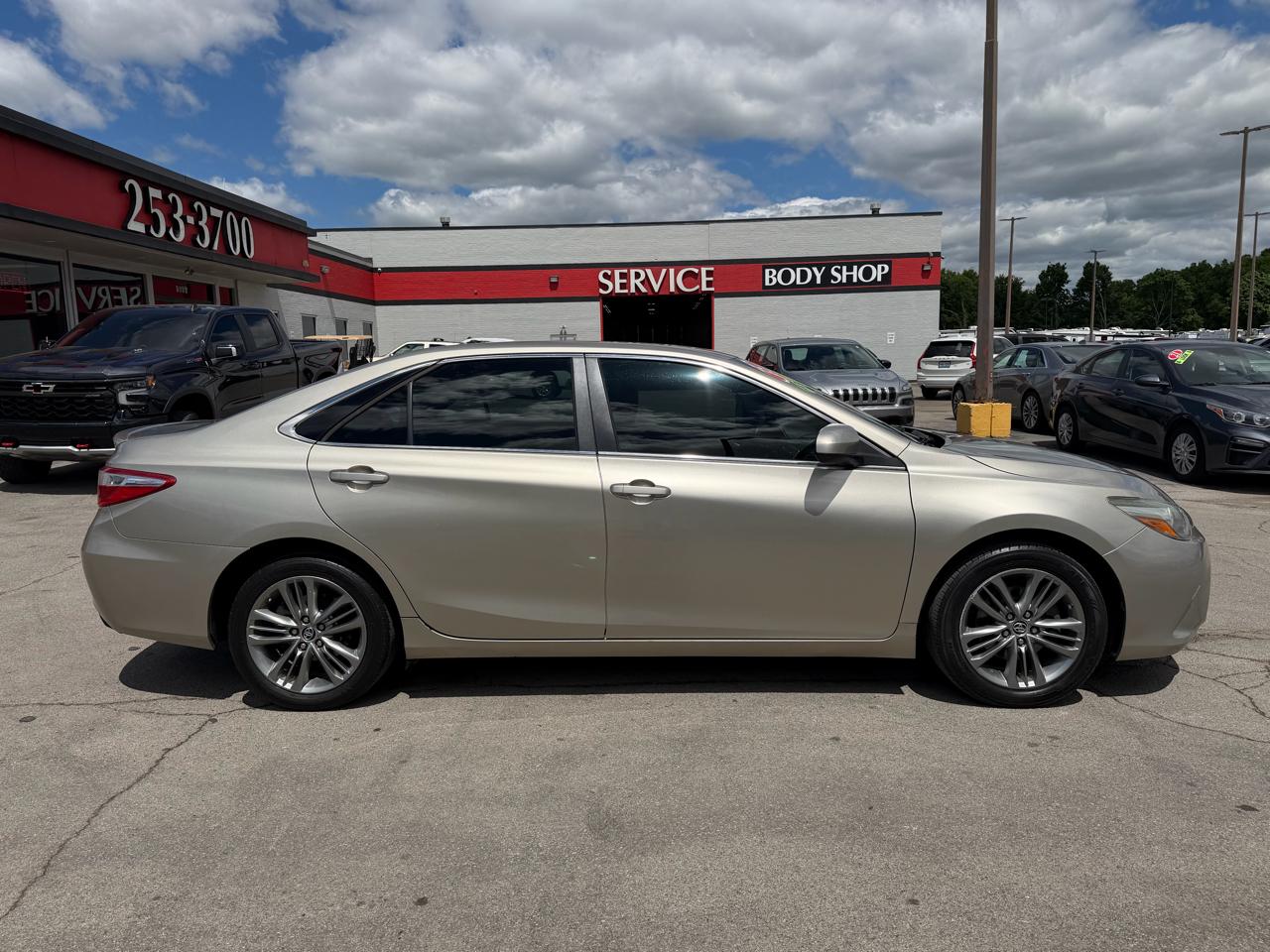 Toyota Camry SE 2015