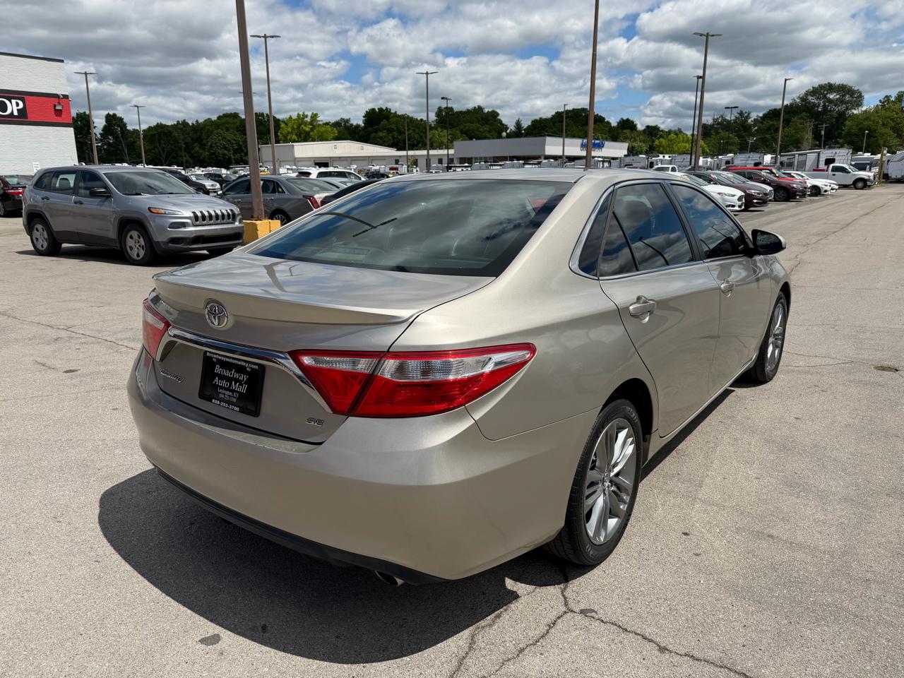Toyota Camry SE 2015