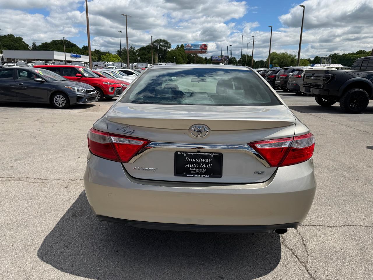 Toyota Camry SE 2015