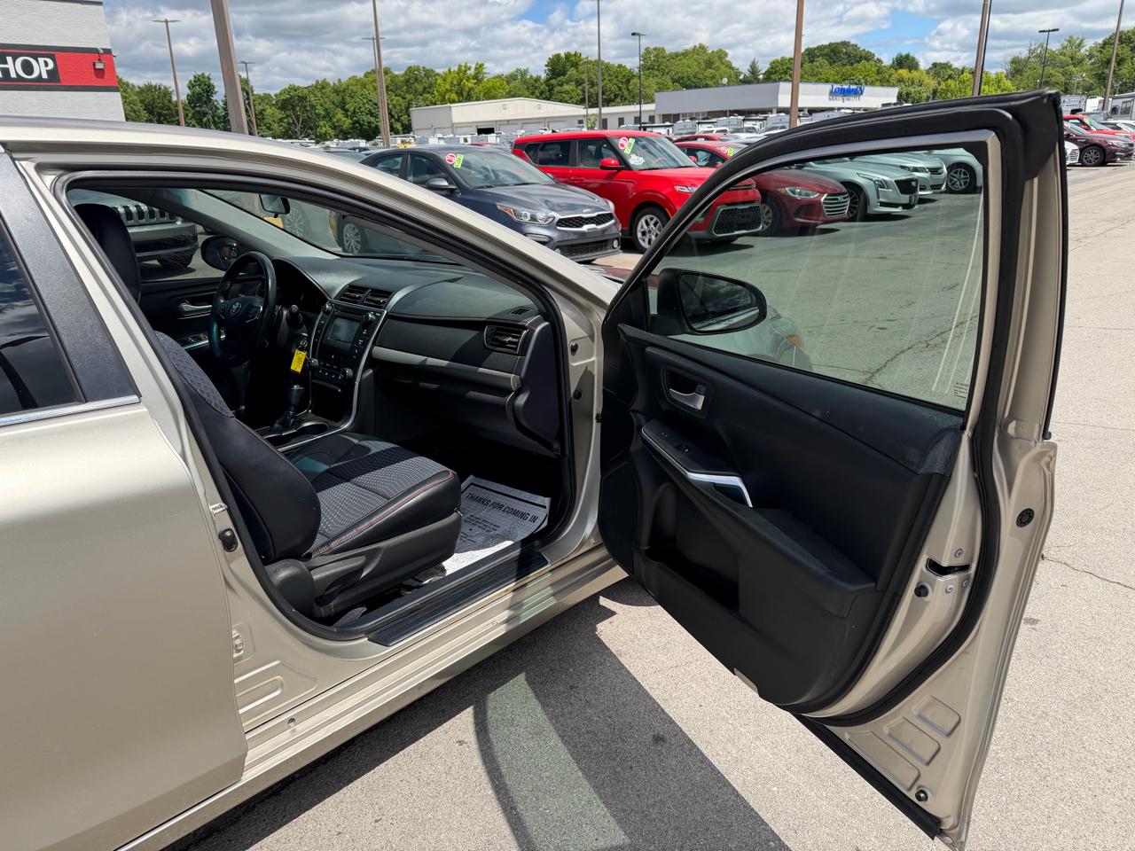 Toyota Camry SE 2015