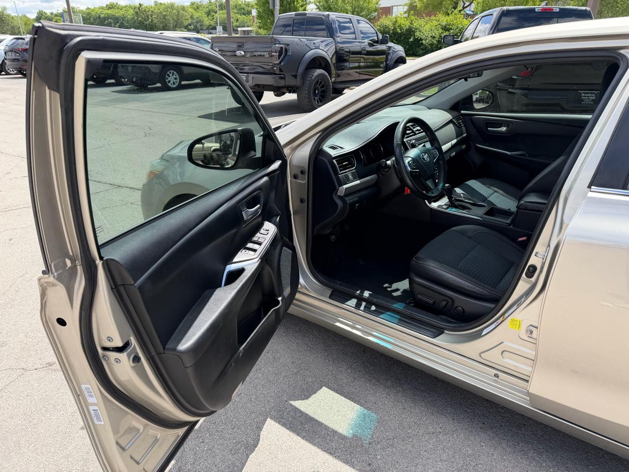 Toyota Camry SE 2015