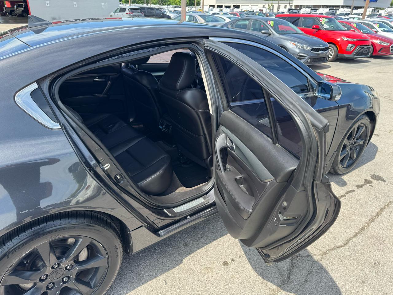 Acura TL 4dr Sdn Auto 2WD 2012