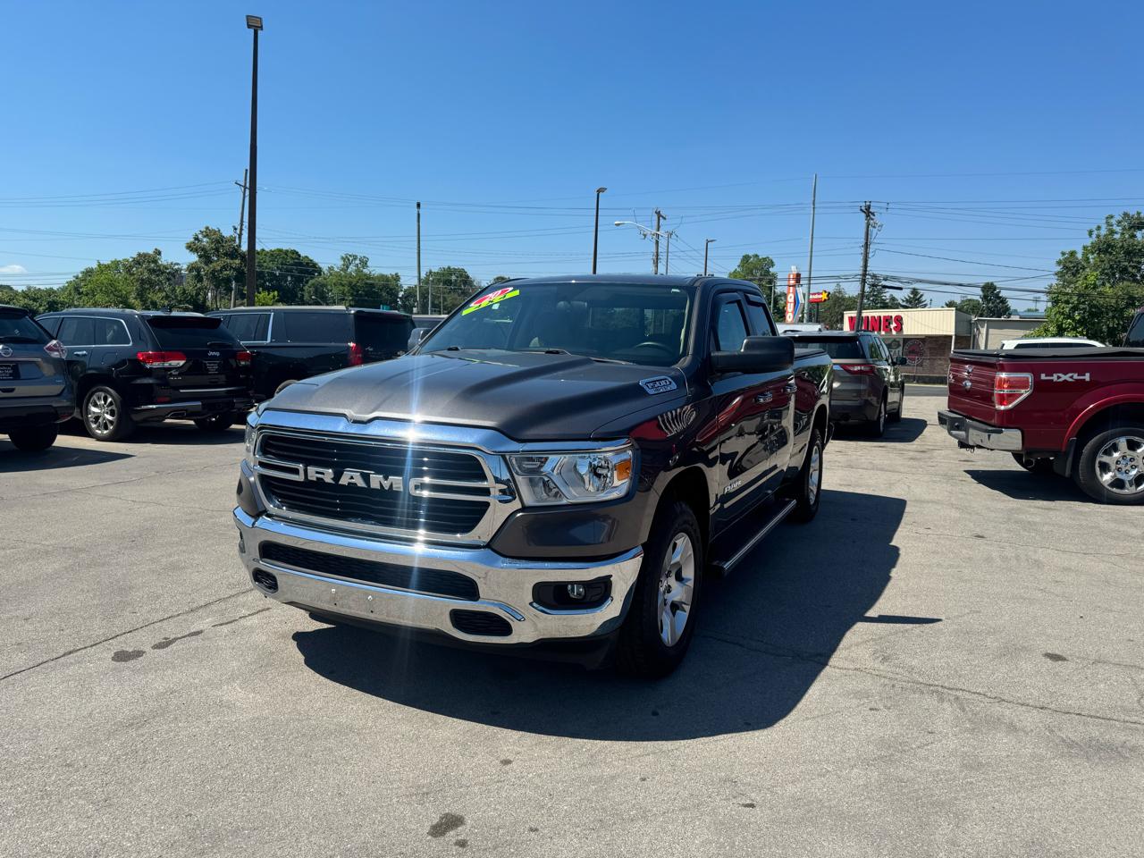 RAM 1500 Big Horn 4x4 Quad Cab 6'4" Box 2020