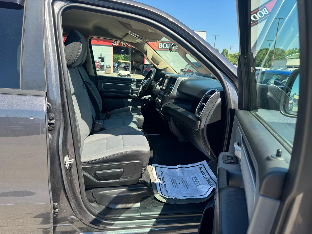 RAM 1500 Big Horn 4x4 Quad Cab 6'4" Box 2020