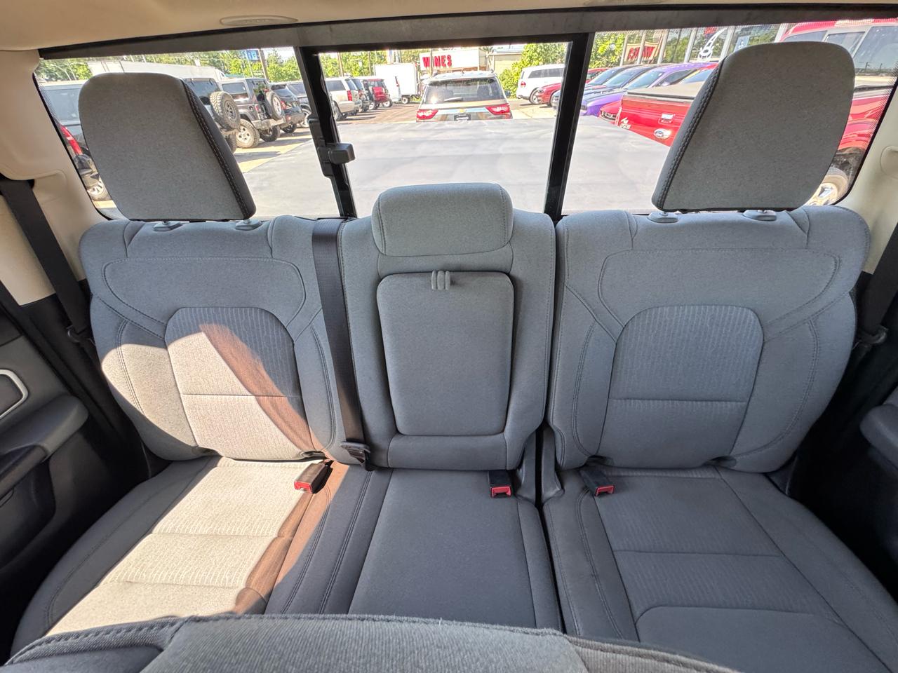 RAM 1500 Big Horn 4x4 Quad Cab 6'4" Box 2020