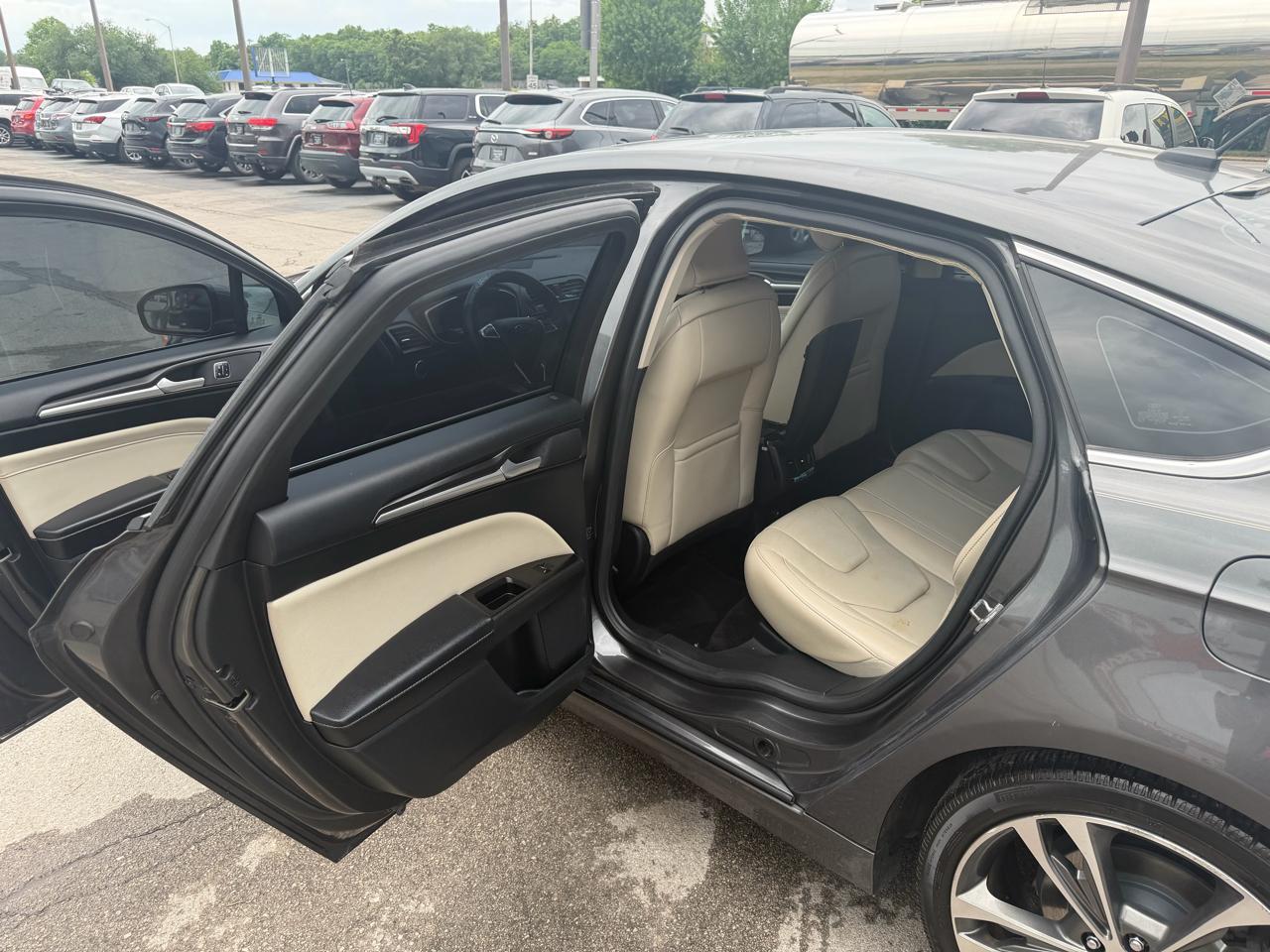 Ford Fusion Titanium FWD 2017