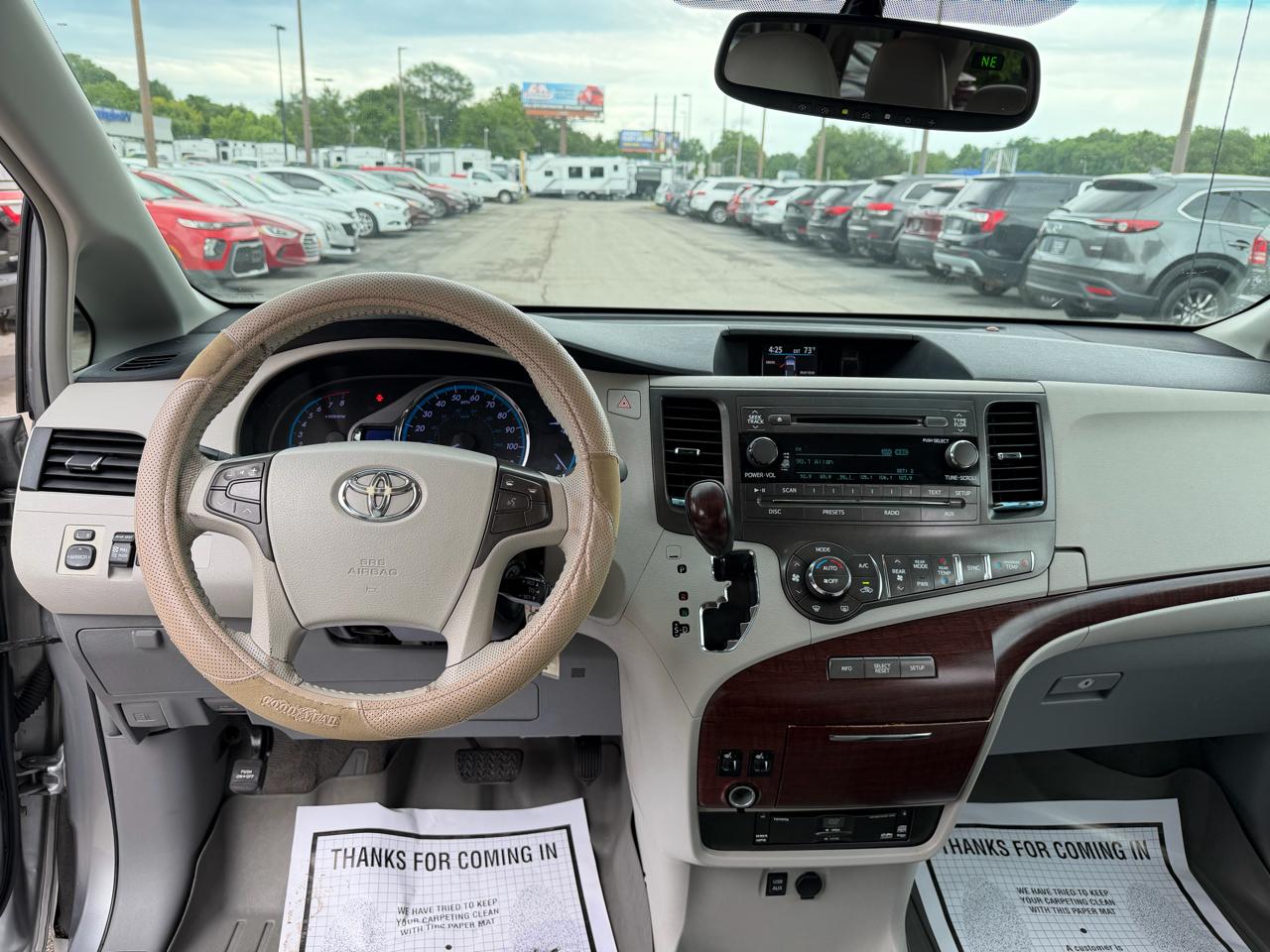 Toyota Sienna XLE 2011