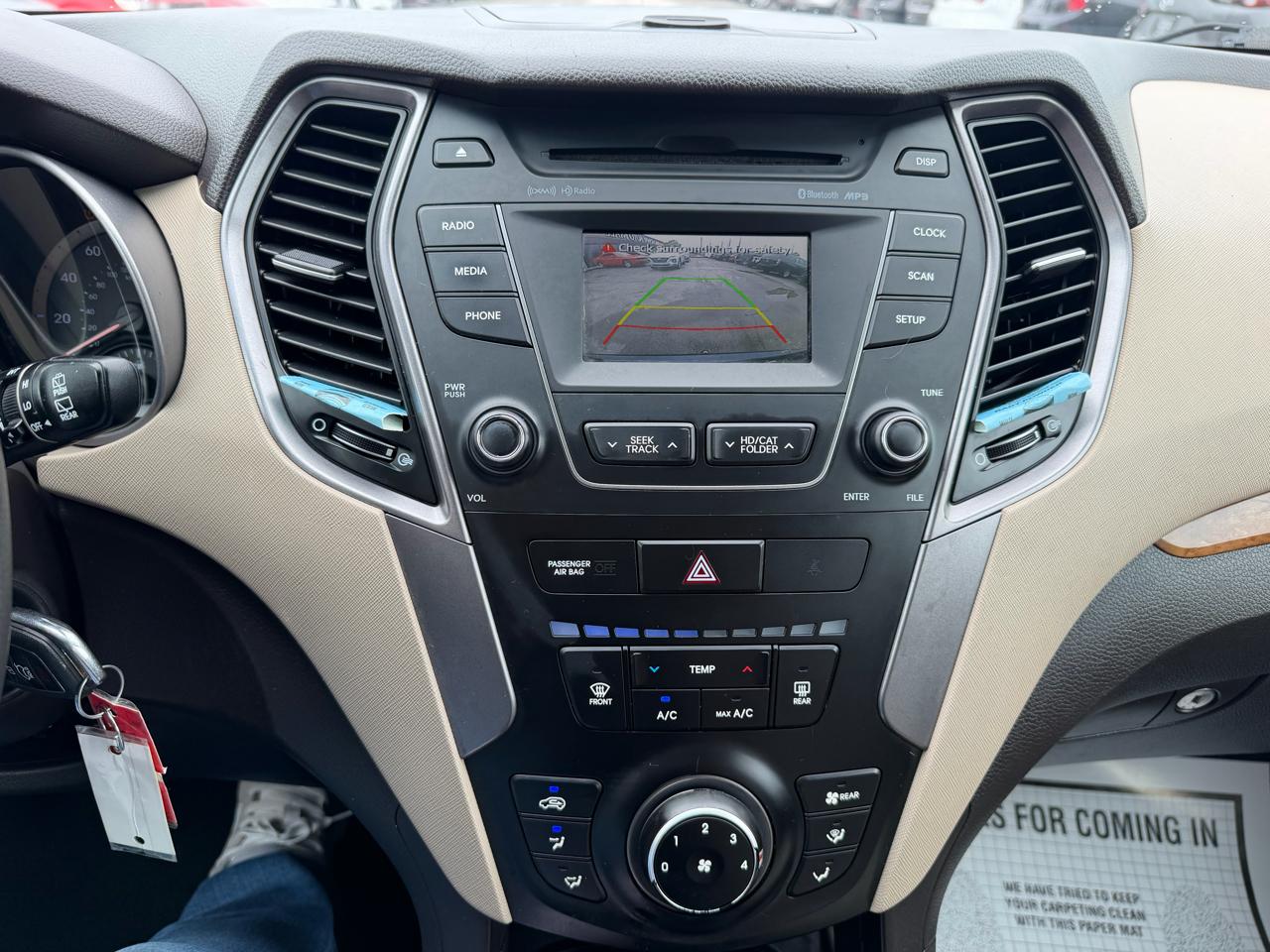 Hyundai Santa Fe SE 2016