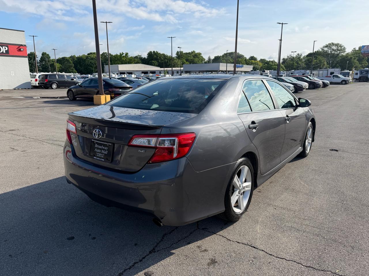 Toyota Camry SE 2014