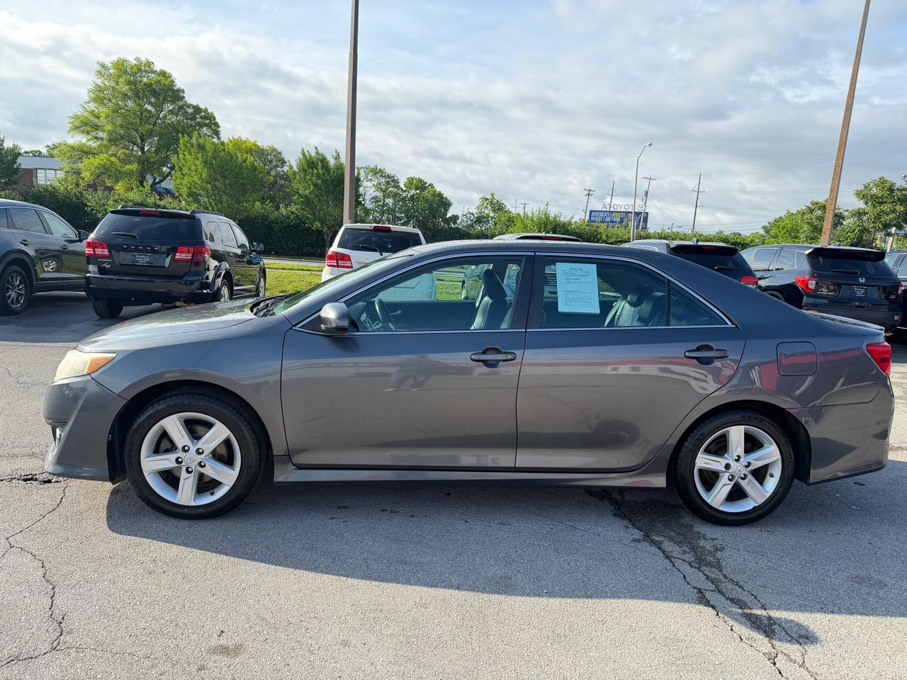 Toyota Camry SE 2014