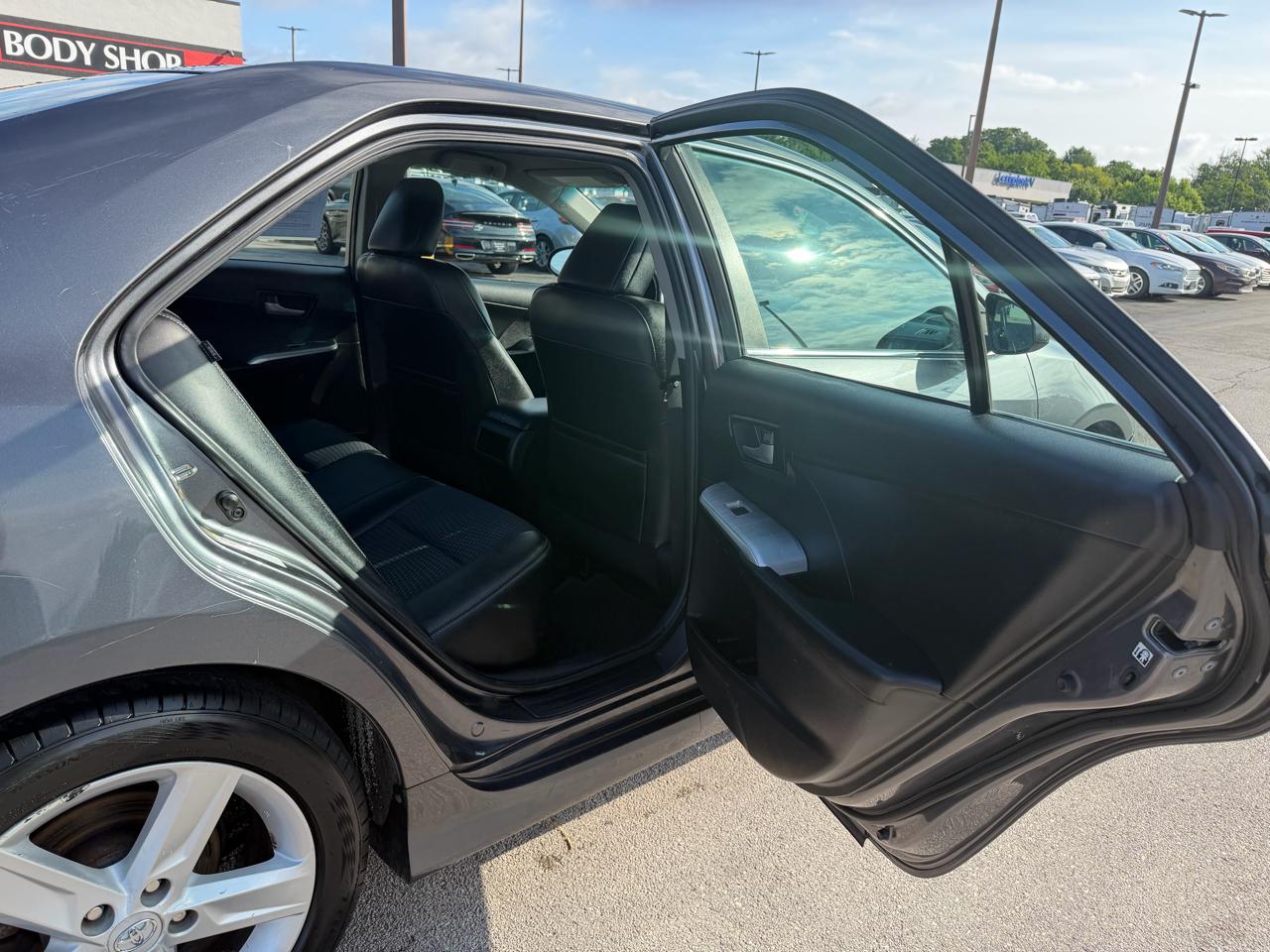 Toyota Camry SE 2014