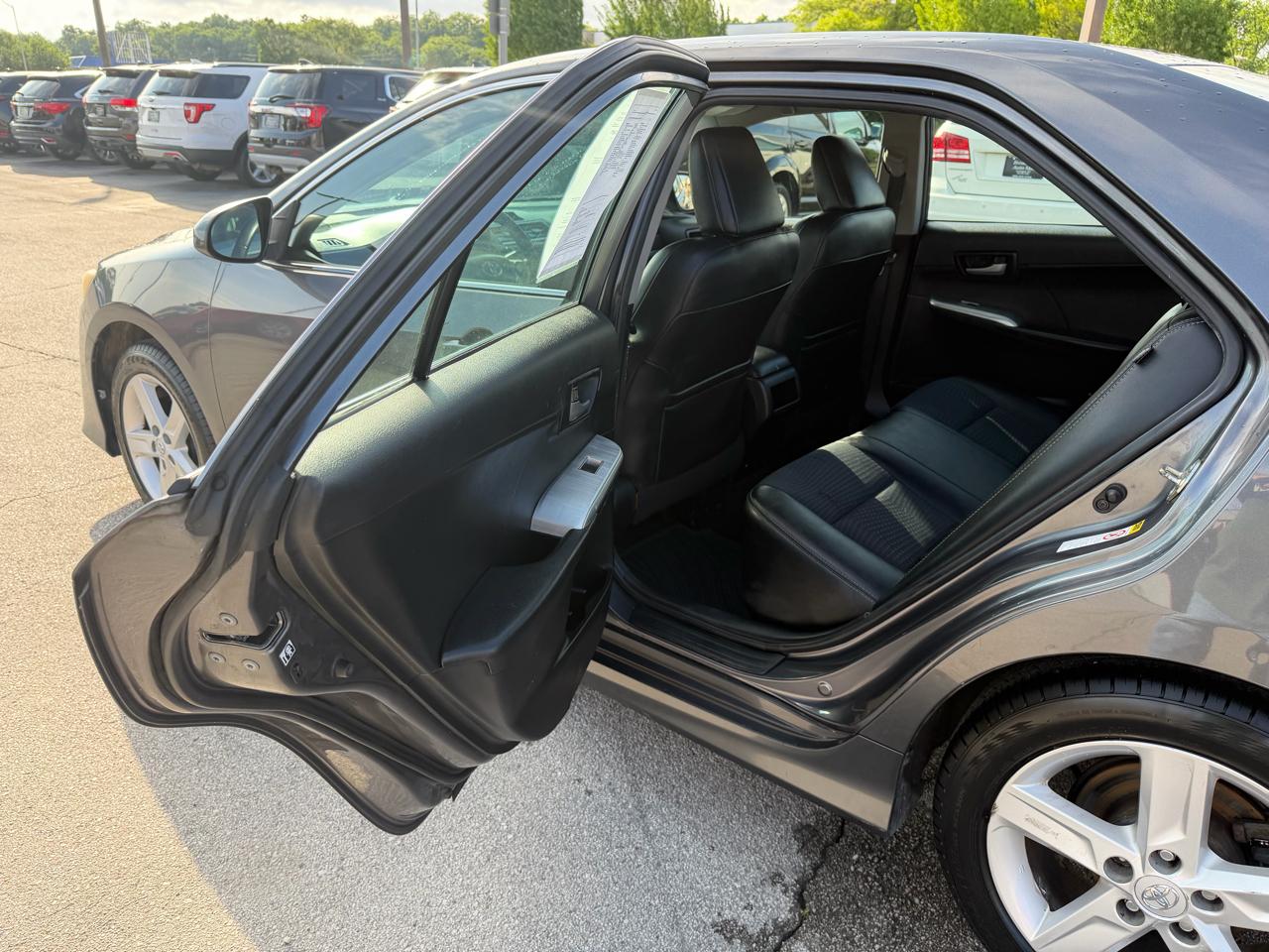 Toyota Camry SE 2014