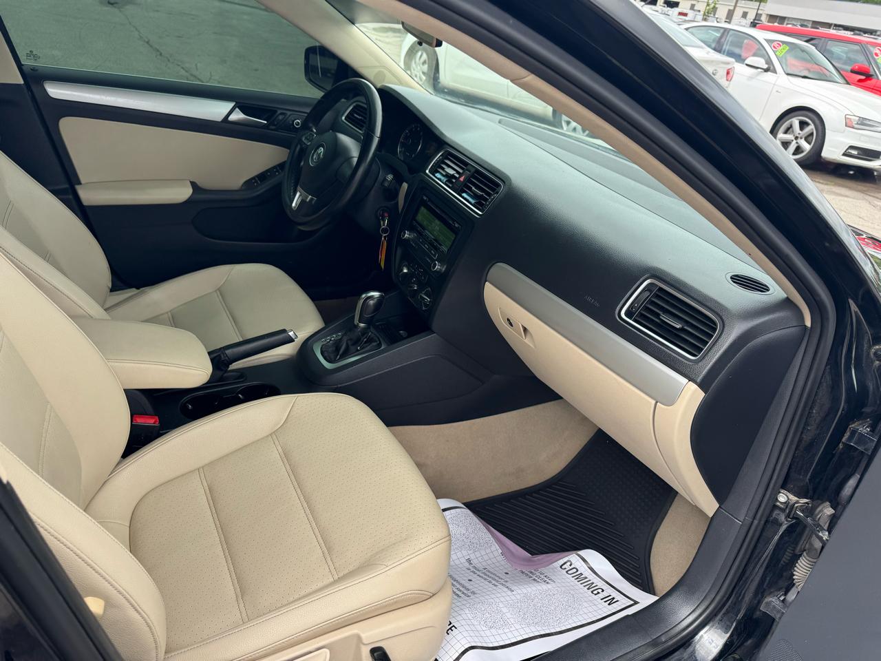 Volkswagen Jetta Sedan 4dr Auto SE PZEV 2014