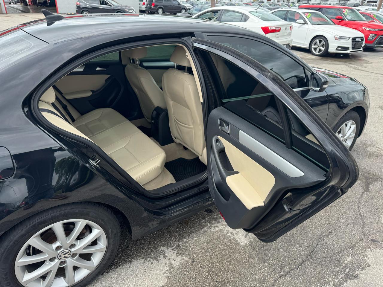 Volkswagen Jetta Sedan 4dr Auto SE PZEV 2014