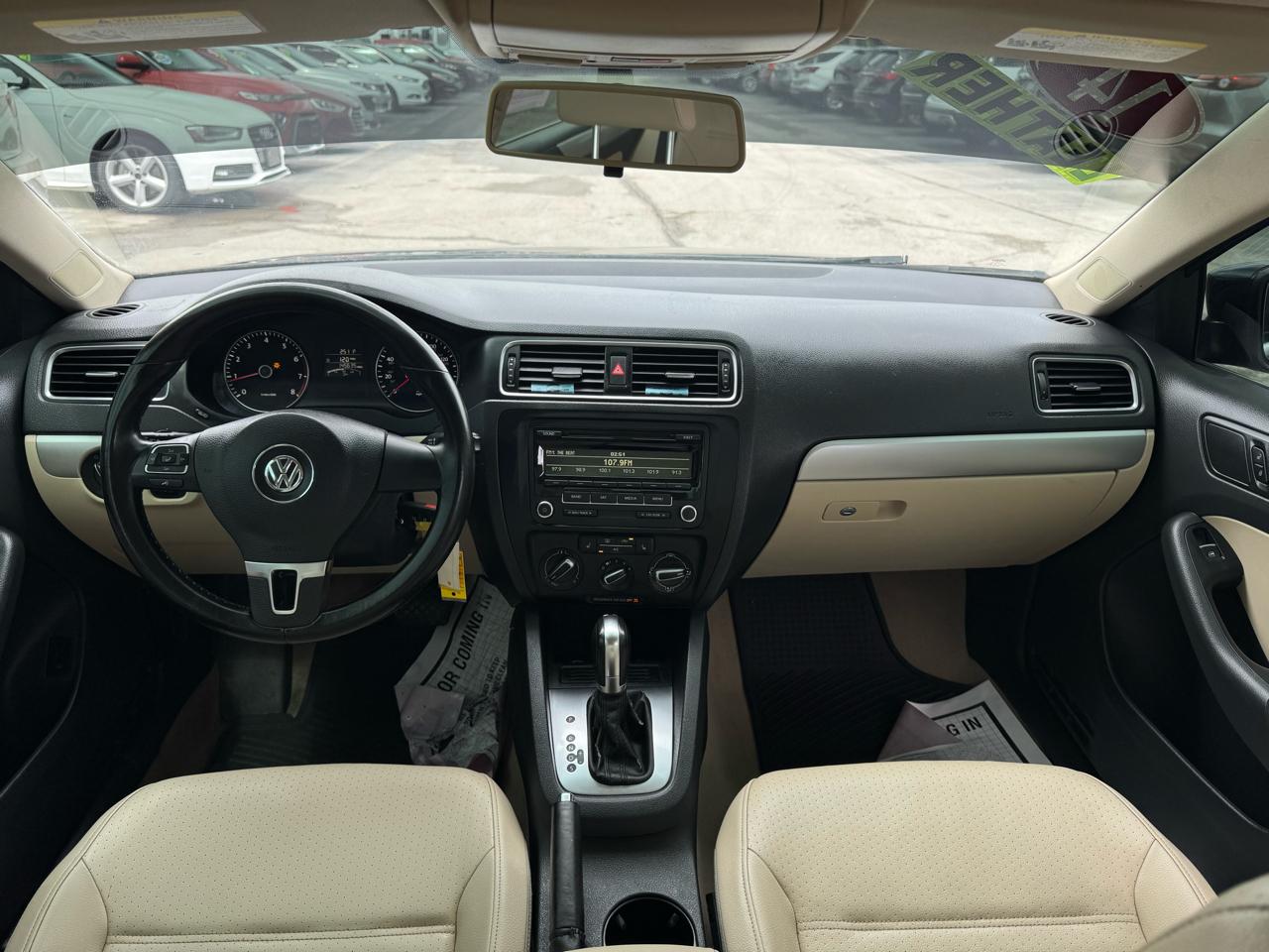 Volkswagen Jetta Sedan 4dr Auto SE PZEV 2014