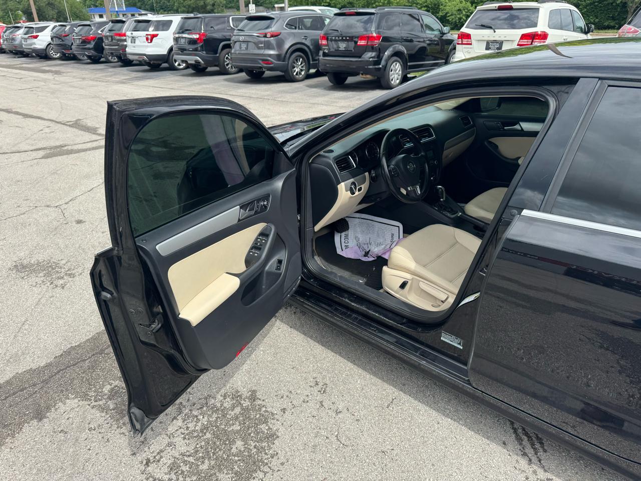 Volkswagen Jetta Sedan 4dr Auto SE PZEV 2014