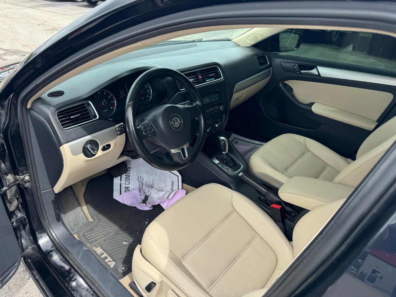 Volkswagen Jetta Sedan 4dr Auto SE PZEV 2014