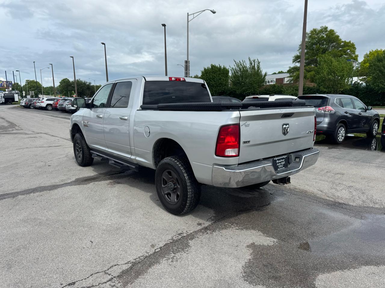 RAM 2500 SLT 4x4 Crew Cab 6'4" Box 2017