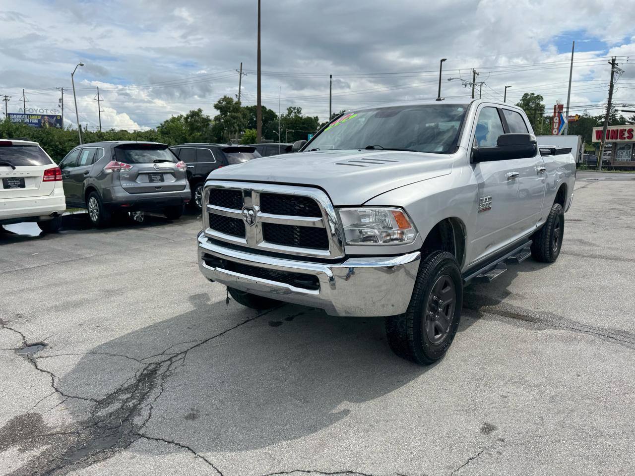 RAM 2500 SLT 4x4 Crew Cab 6'4" Box 2017