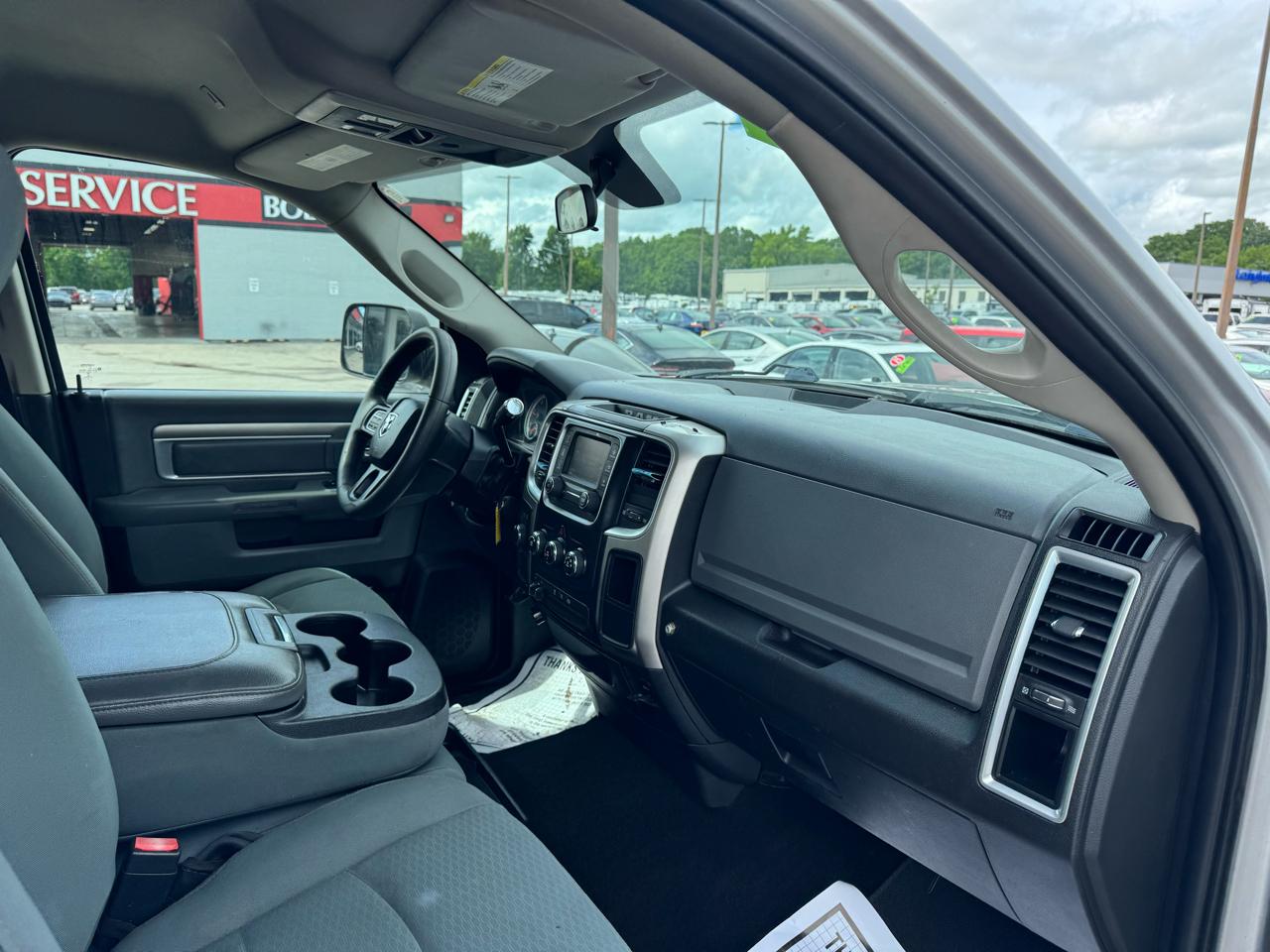 RAM 2500 SLT 4x4 Crew Cab 6'4" Box 2017