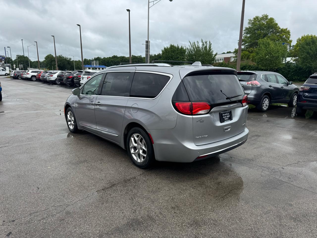 Chrysler Pacifica Limited FWD 2018