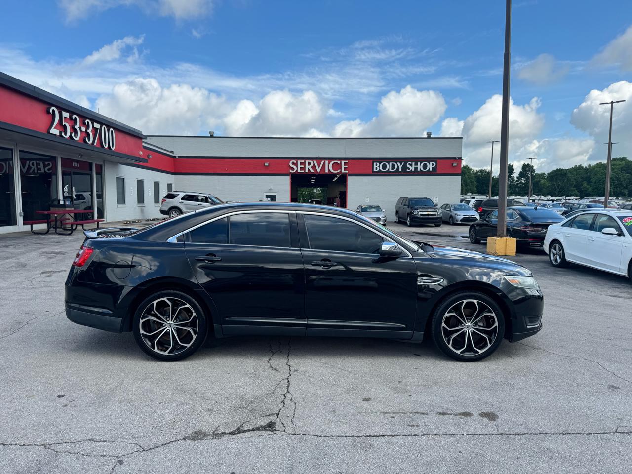 Ford Taurus 4dr Sdn Limited FWD 2013