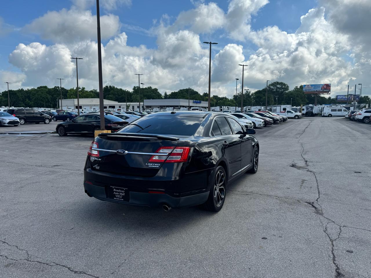 Ford Taurus 4dr Sdn Limited FWD 2013