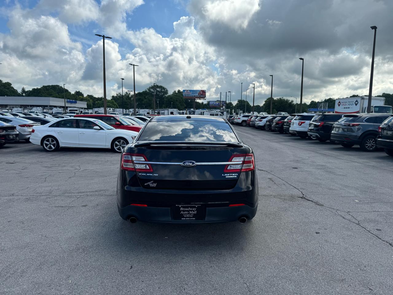 Ford Taurus 4dr Sdn Limited FWD 2013