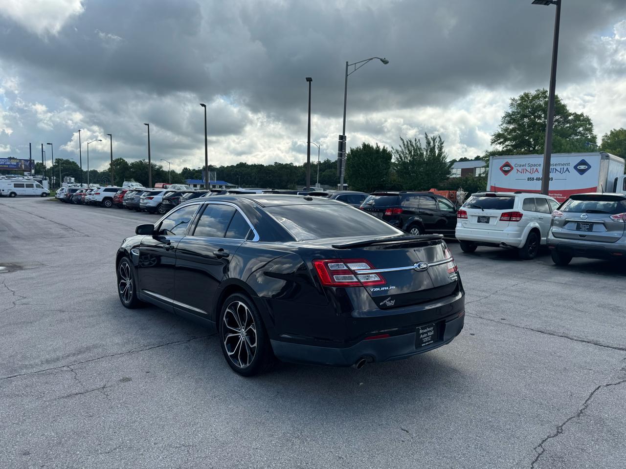 Ford Taurus 4dr Sdn Limited FWD 2013