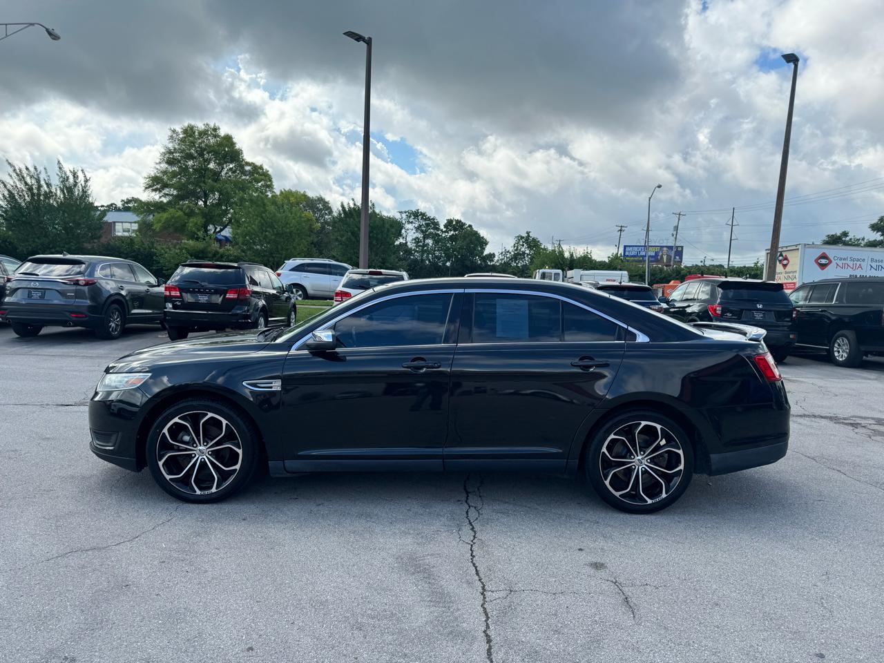 Ford Taurus 4dr Sdn Limited FWD 2013