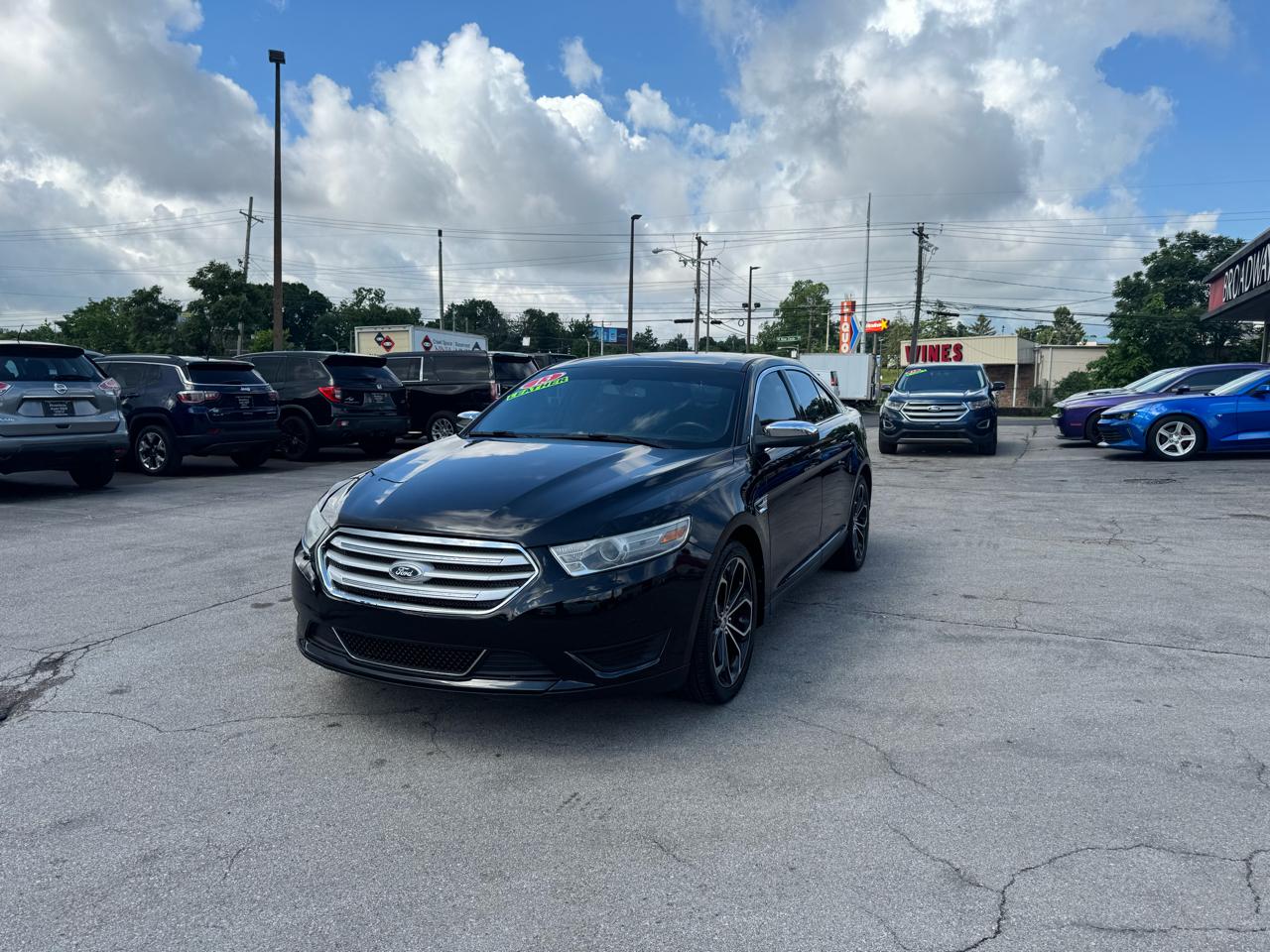 Ford Taurus 4dr Sdn Limited FWD 2013