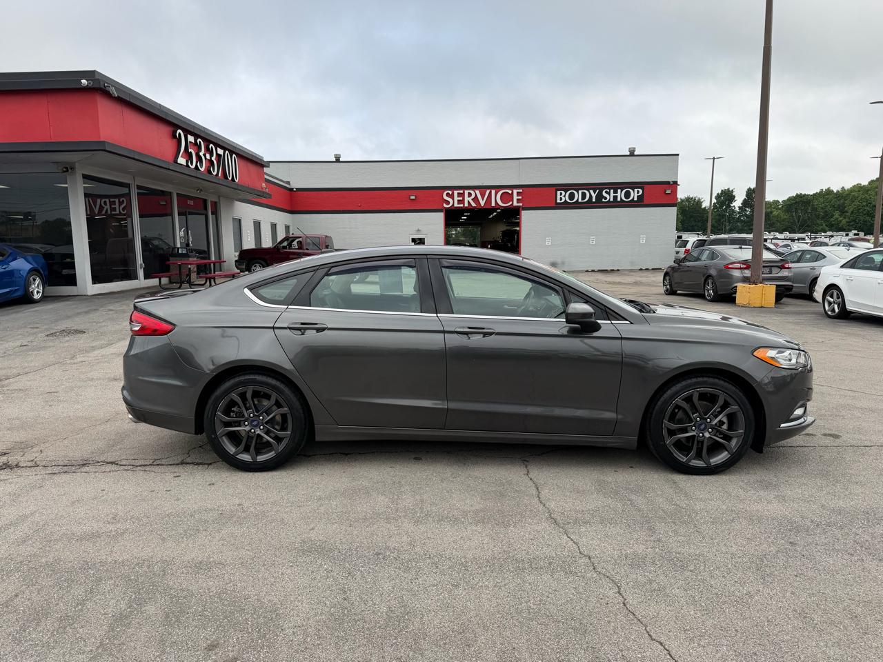 Ford Fusion SE FWD 2018