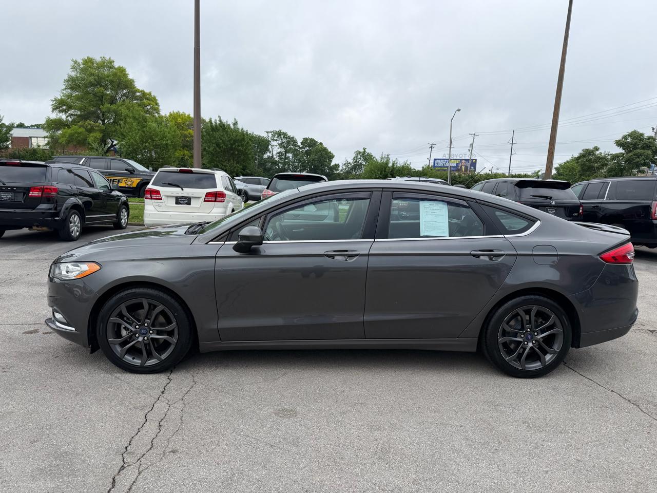Ford Fusion SE FWD 2018