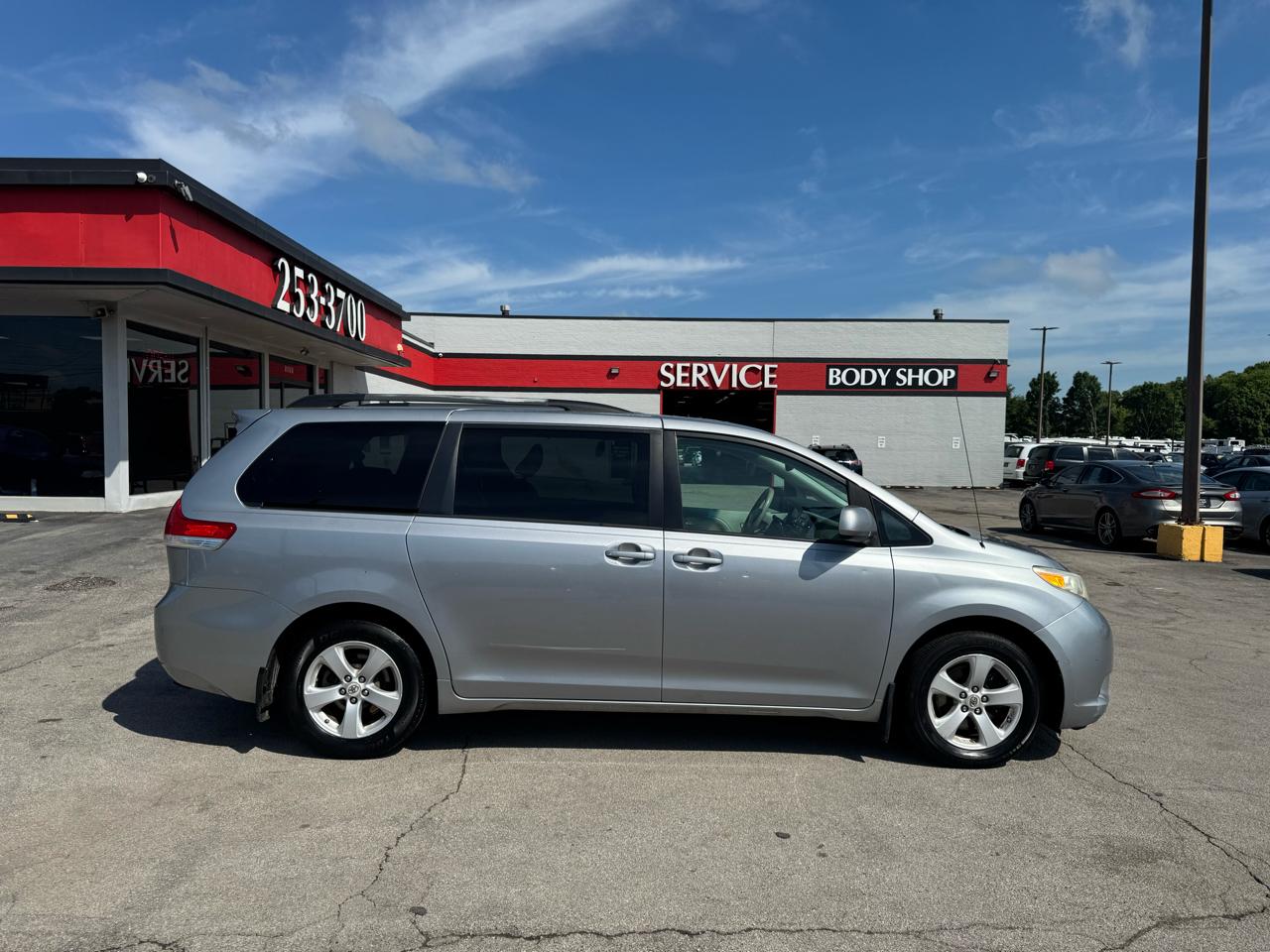 Toyota Sienna LE 2011