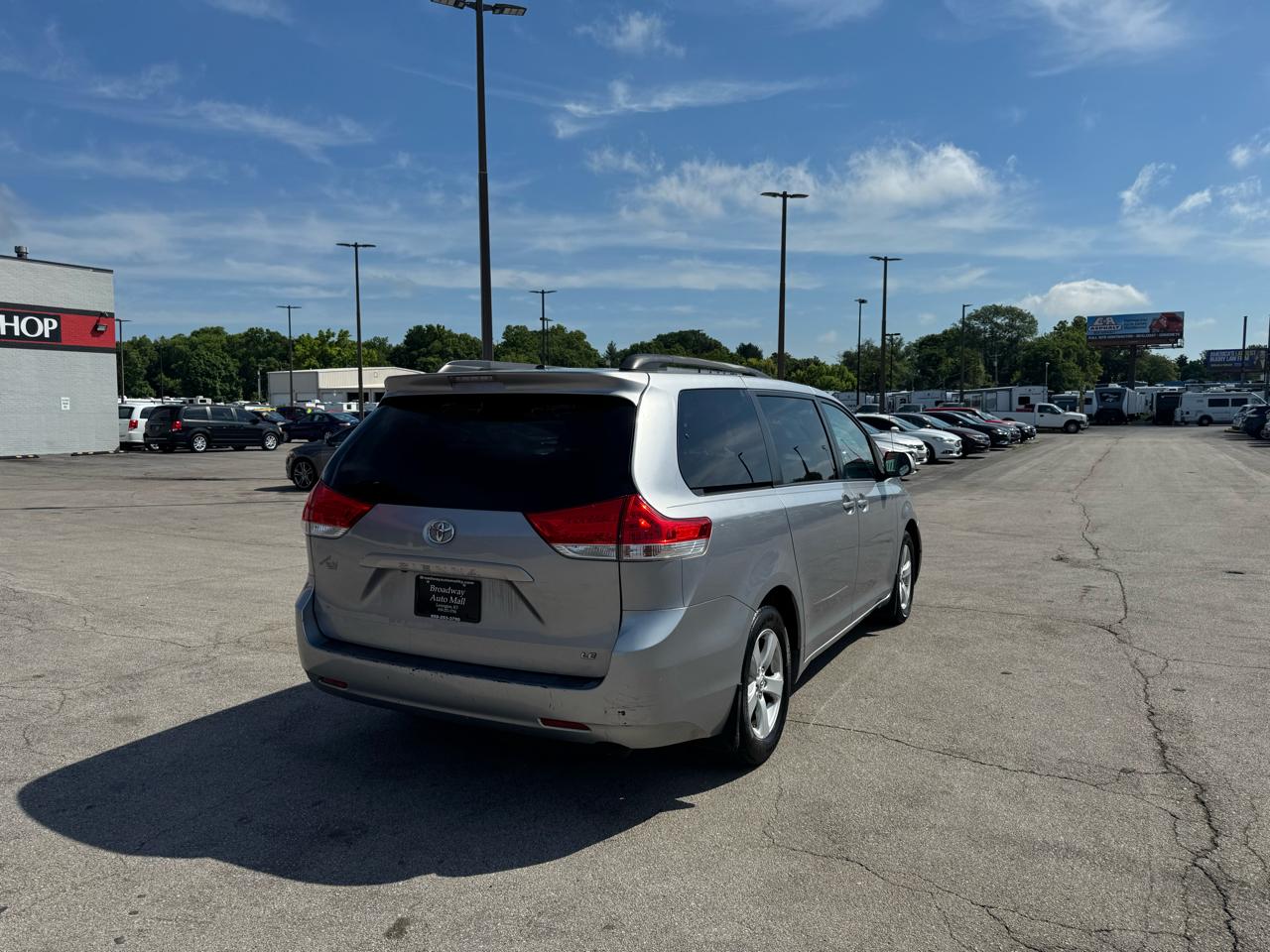 Toyota Sienna LE 2011