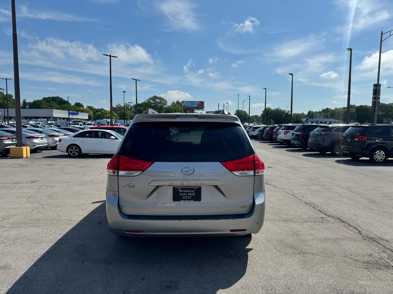 Toyota Sienna LE 2011