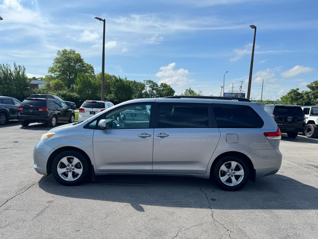 Toyota Sienna LE 2011