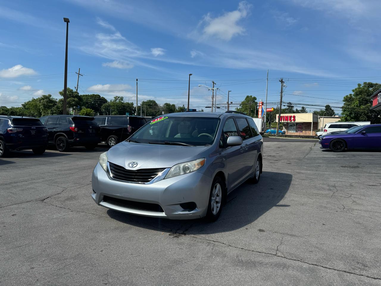 Toyota Sienna LE 2011